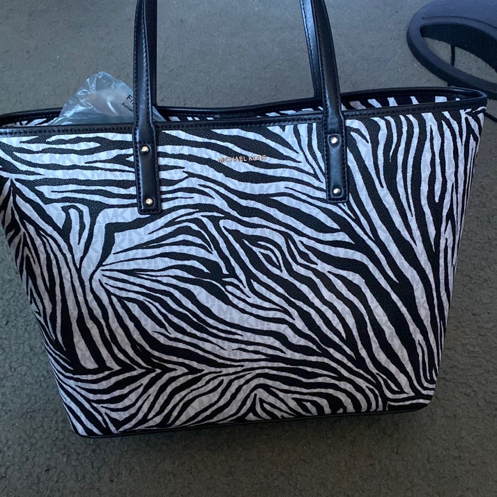 BRAND NEW Michael Kors Purse